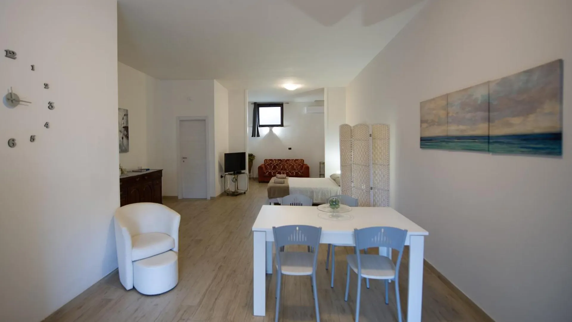 Intero Alloggio, Binario 18 Brindisi