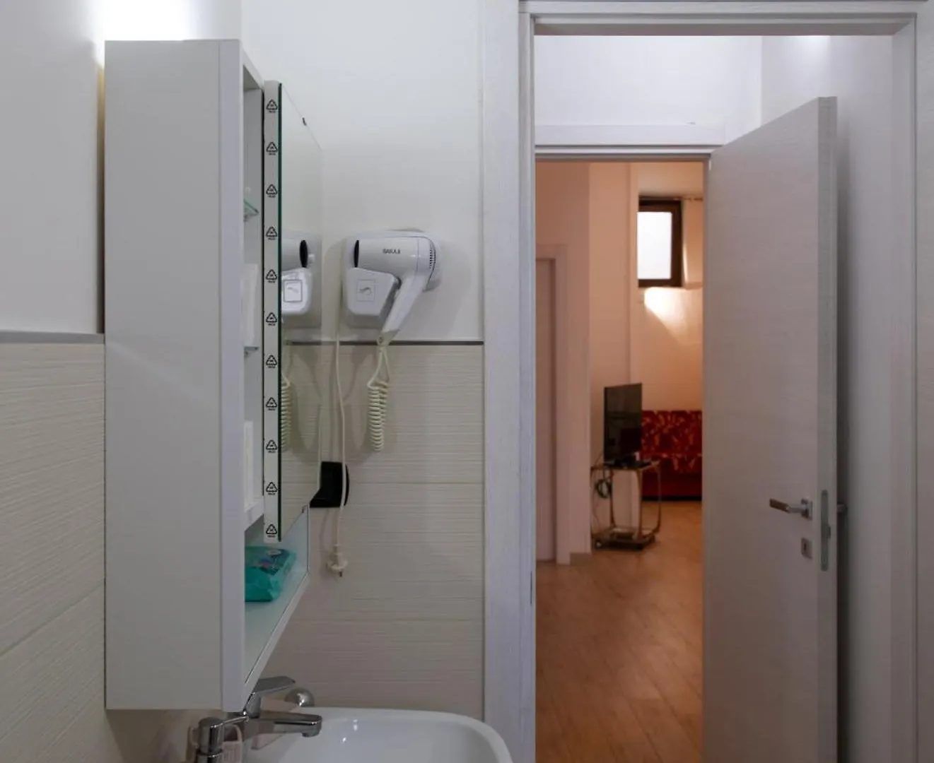Intero Alloggio, Binario 18 Brindisi