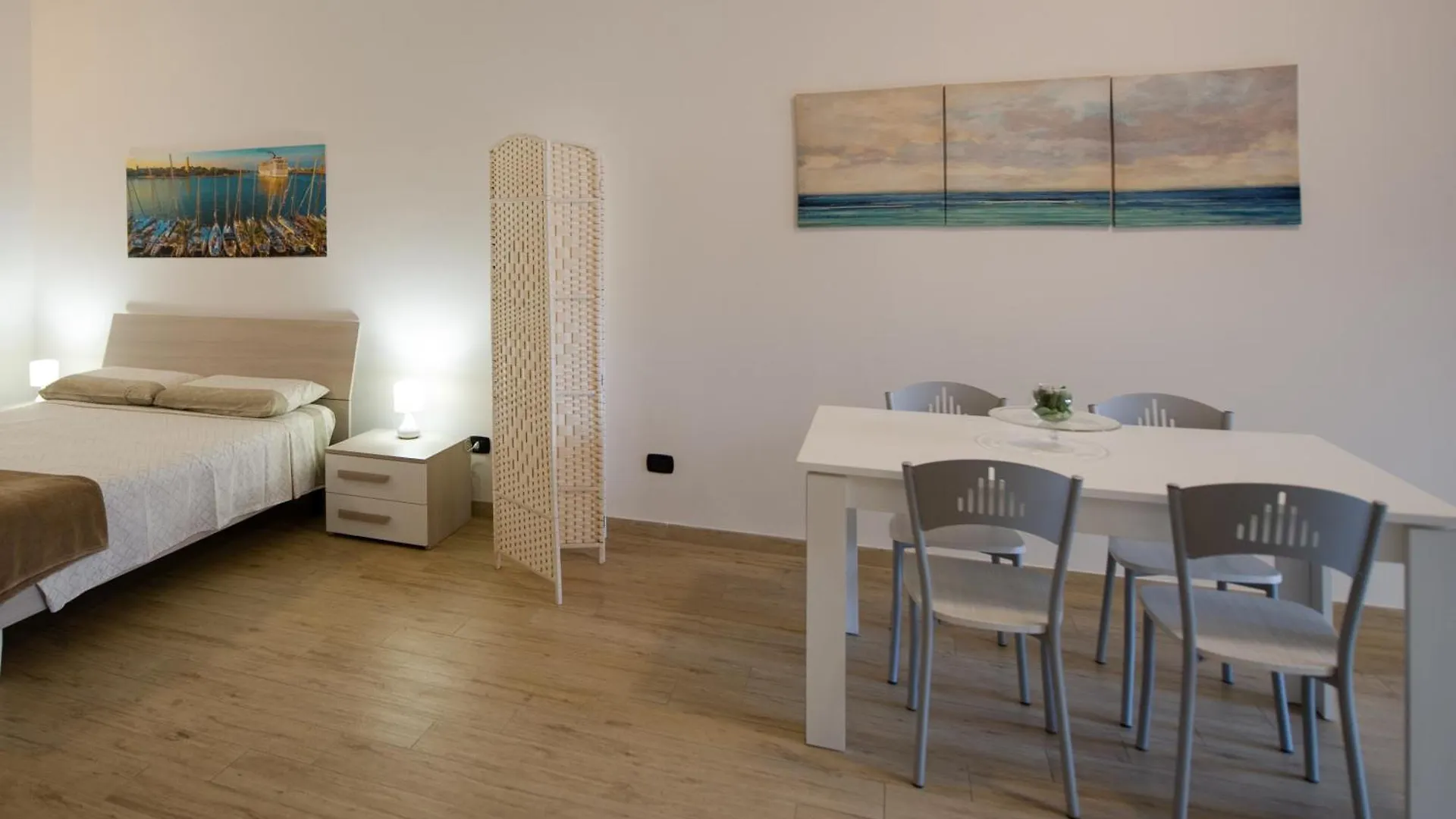 Appartement Intero Alloggio, Binario 18 Brindisi